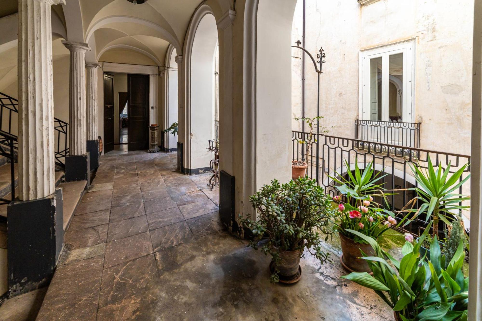 Dimora Storica Giostra Vecchia - Palazzo Grisolia 1809 Cosenza Extérieur photo