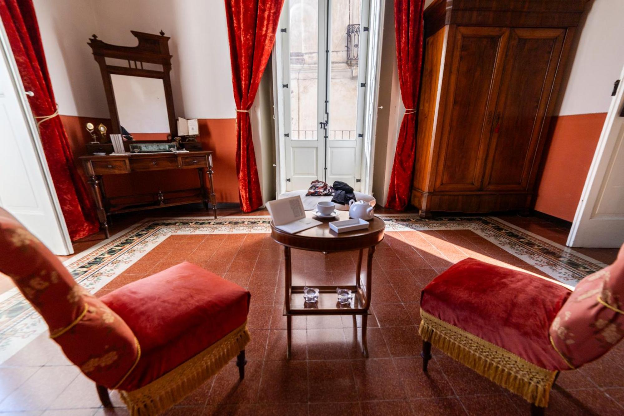Dimora Storica Giostra Vecchia - Palazzo Grisolia 1809 Cosenza Extérieur photo