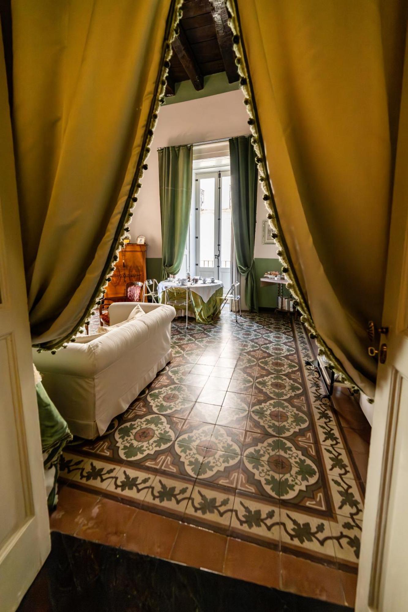 Dimora Storica Giostra Vecchia - Palazzo Grisolia 1809 Cosenza Extérieur photo